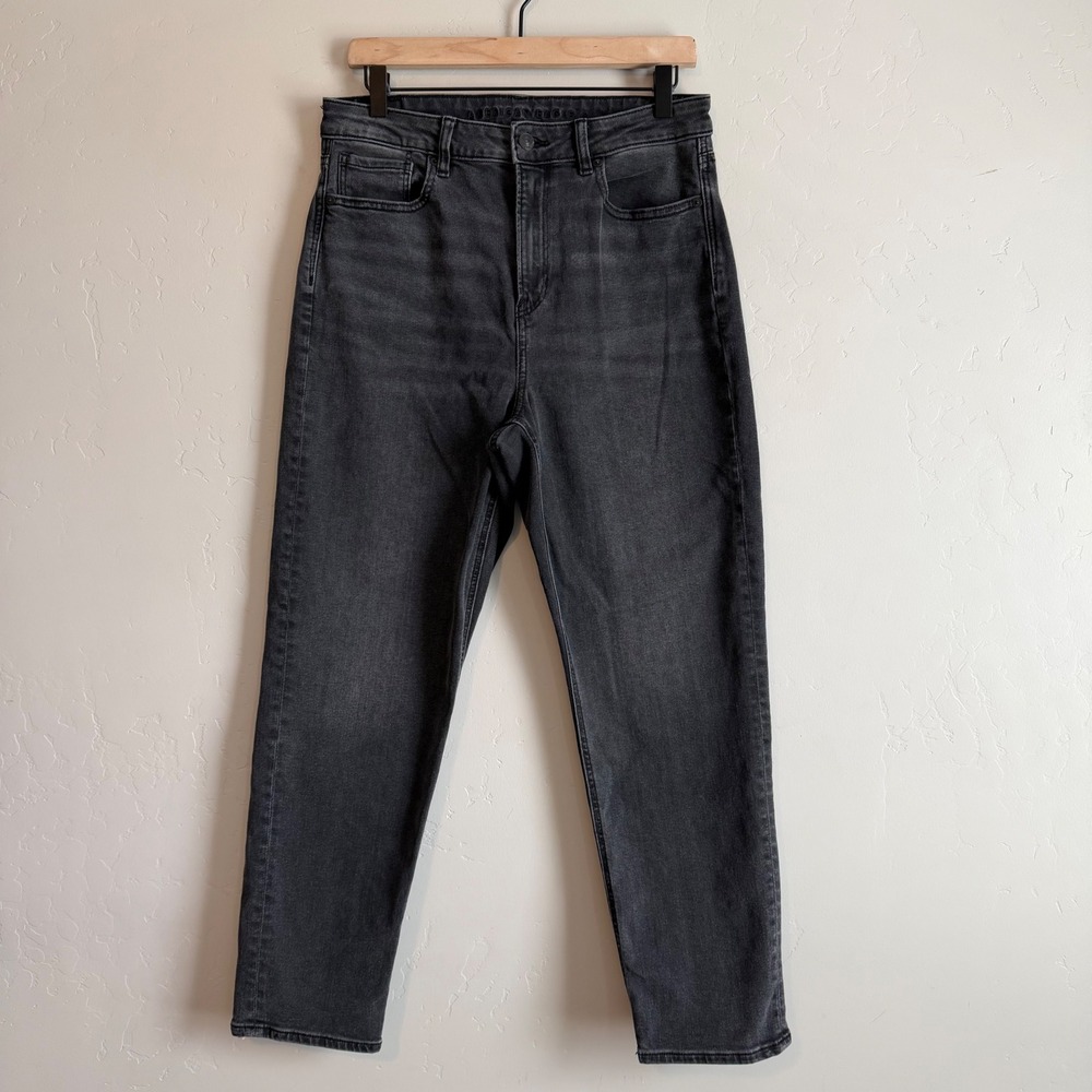 American Eagle High Waisted Mom Jeans Washed Black Denim Size 10 Straight Leg